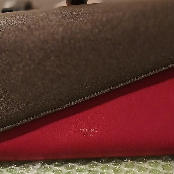 Celine Paris Taupe and Red Crossbody Leather & Chain Link design pattern Purse. - Picture 8 of 11